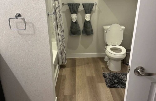FM 1960 Apartment | Cozy apartment in charming Houston with WiFi, AC, & Pool!
