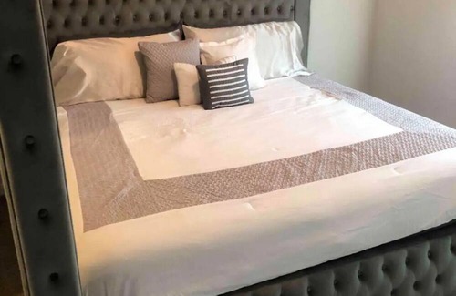 FM 1960 Apartment | Cozy apartment in charming Houston with WiFi, AC, & Pool!