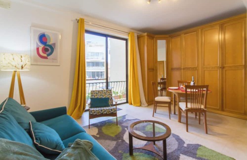 Sliema Villa | The Strand - Apartment By The Sea Sliema