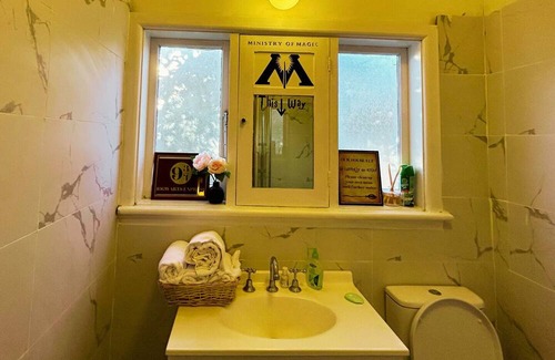 Maryborough Cottage | Harry Potter home in Maryborough, Victoria. Central located, cozy and spacious