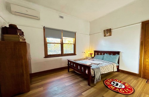 Maryborough Cottage | Harry Potter home in Maryborough, Victoria. Central located, cozy and spacious