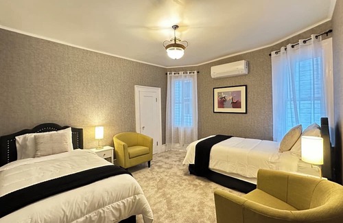 Shenandoah House | CENTURY House with 6 bedrooms