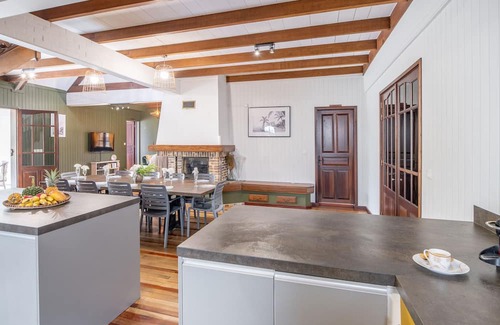 Les Avirons Cottage | Gite Les Avirons, 5 bedrooms, 10 persons