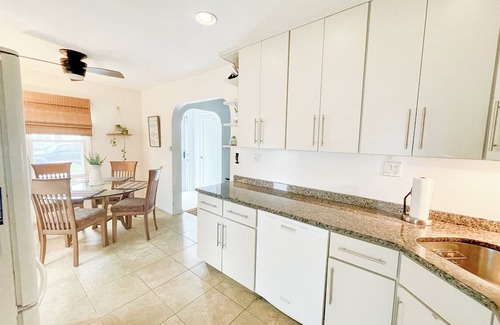 Long Beach House | Sunny Beach House 4 blocks to beach! Private Backyard, Parking, Garage, Laundry