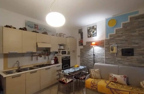 Cabras Apartment | Apartment 'Casa Vacanze Francesco' with Private Terrace, Wi-Fi and Air Conditioning