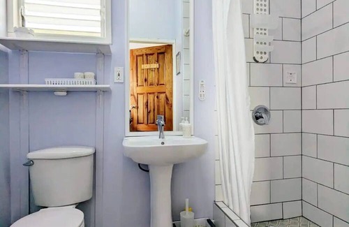 San Ignacio Apartment | Elle's Place Studio #1 / Upper flat studio, minutes from Town & Maya Ruins.