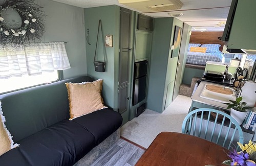 Palermo House | Camp at Shale Creek Homestead !NO FEES!