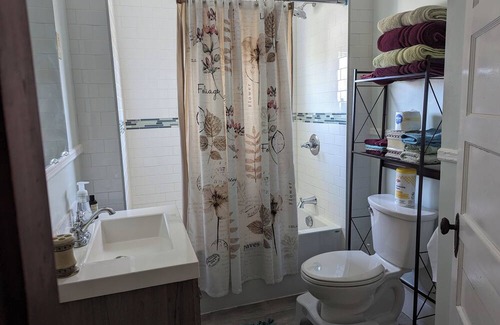 Bangor House | Queen City Duplex Sleeps up to 6 guests