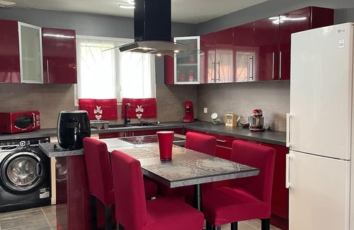 Laruscade House | Gite les placottes Near Bordeaux