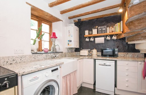 Chagford Cottage | BLUEBELL COTTAGE, pet friendly, with open fire in Chagford
