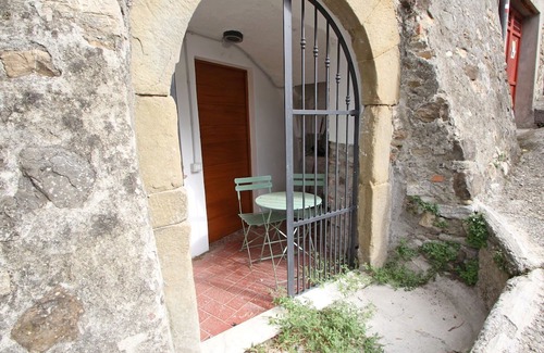 Fosdinovo Villa | Stunning villa for 3 guests with WIFI and TV, close to La Spezia