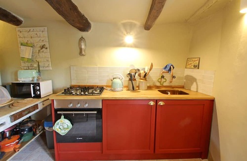 Fosdinovo Villa | Stunning villa for 3 guests with WIFI and TV, close to La Spezia