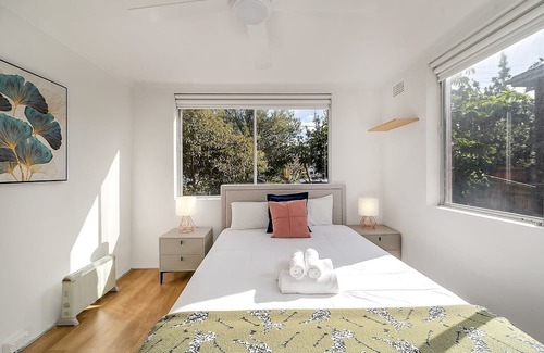 Clovelly Apartment | Coogee Beachside Retreat - Free Parking