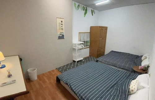 West Central District House | 位於安平觀光區正中心，寵物友善，古堡街122巷8號前有免費停車場，王城路周遭可合法停車