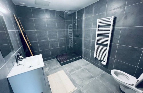 Luzarches Apartment | Appartement Cosy, Paris Jo2024, Astérix, Château de Chantilly, Charles de Gaulle