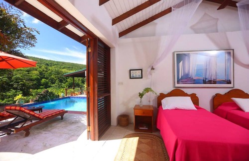 Anse La Raye Villa | Spacious 5 Br Oceanfront Villa