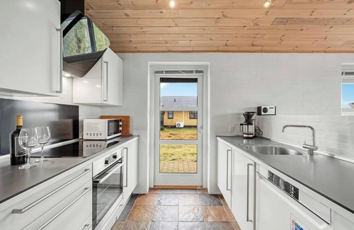 Nørre Lyngvig Cottage | 4 bedroom accommodation in Hvide Sande