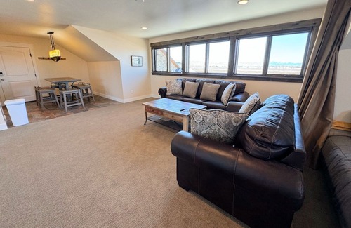 Clawson Apartment | Grand Teton Painted Pony Loft near Targhee w/AC