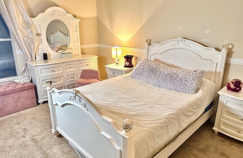 Manor House | Beautiful spacious house with pool and large backyard, North Austin