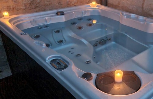 Gauriaguet House | Holiday Home 'Gîte La Pépite' with Shared Pool, Wi-Fi and Air Conditioning