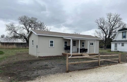 Alton House | Newly built getaway in a small country town