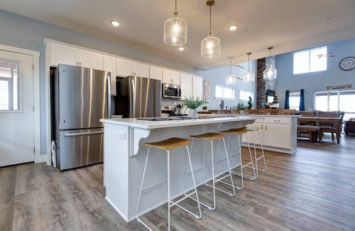 Kimberling City Cabin | Spacious Lodge, 9 BR Luxury Lakeview Getaway with Private Pool and Hot Tub