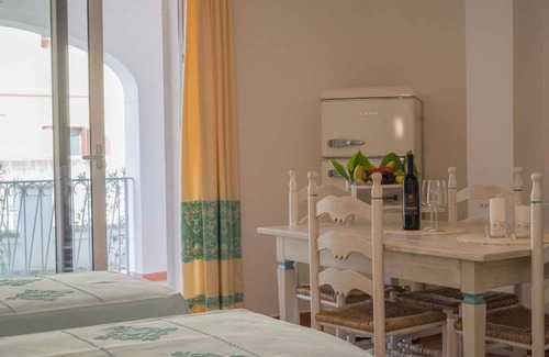 Sos Alinos Apartment | Holiday apartment with pool and air conditioning