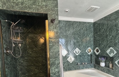 Worcester House | Entire Townhouse in Worcester, MA!