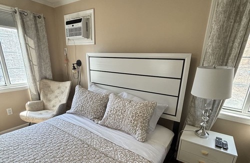 Worcester House | Entire Townhouse in Worcester, MA!