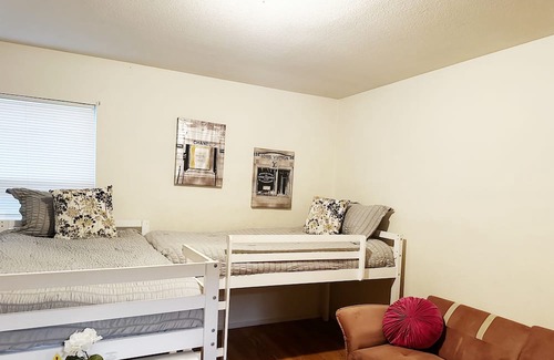 Grand Prairie House | Stylish home, close to attractions, and lots of space. Perfect for large groups!