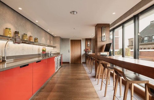 The Hague Center House | Ensuring a Very Comfortable & Memorable Stay! Pet-friendly Property!
