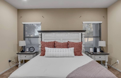 Pinal County House | Terrific 3-bedroom house in marvelous Chandler with AC, WiFi