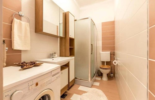 Solin Apartment | One bedroom apartment with terrace Solin, Split (A-21757-a)