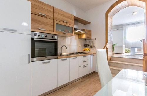 Solin Apartment | One bedroom apartment with terrace Solin, Split (A-21757-a)