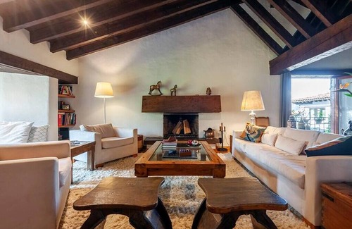 Agua Fria House | Casa Lorenza: In the Center of Valle de Bravo