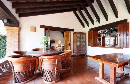 Agua Fria House | Casa Lorenza: In the Center of Valle de Bravo