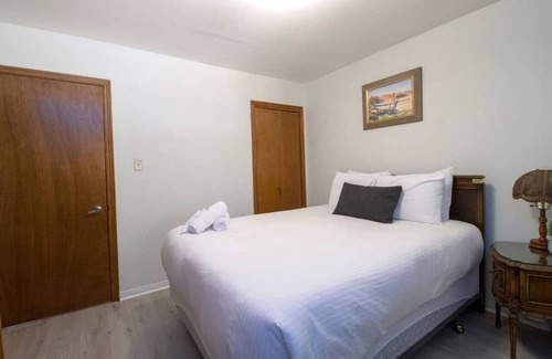 Tiny House | 3 Bdrm Family Escape - Steps from Sandy Beach!