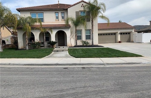 Moreno Valley House | Luxury and Tranquility in the Spacious Five-Bedroom Haven in Moreno Valley.nn