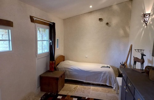 Charente Limousine House | Holiday Home 'Gîte Le Clou' with Private Garden