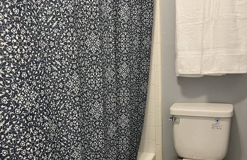 Wright Condo | Cozy 2-bedroom condo in beautiful Fort Walton Beach with WiFi.