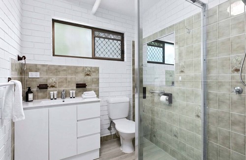 Traviston Apartment | Octopus on Dudley