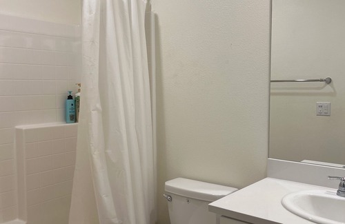 Jurupa Valley Apartment | 2b1b NEAR UCR no kitchen
