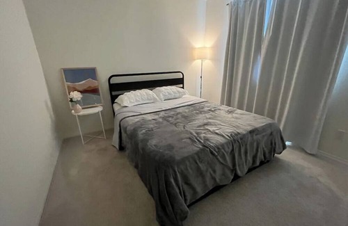 Jurupa Valley Apartment | 2b1b NEAR UCR no kitchen