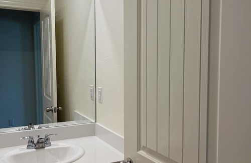 Jurupa Valley Apartment | 2b1b NEAR UCR no kitchen
