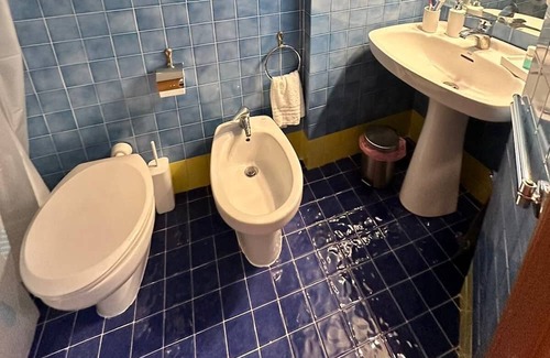 Bari City Centre House | Araba Fenice Apartments, 3 Alloggi Indipendenti CON Letto, Bagno, Cucina Wifi TV