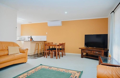 Moama Apartment | Near Murray River A Lovely Holiday Unit in Moama