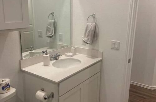 Leander Apartment | Modern, 1 BR private suite with kitchen