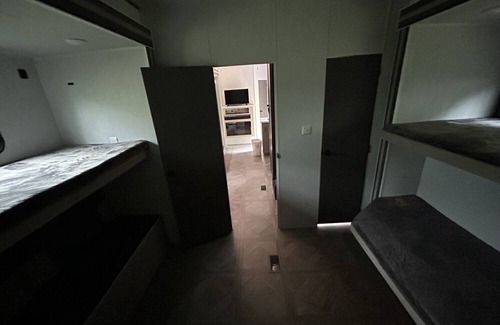 Frailes House | secure place no much noise 25 min from the air port, private community