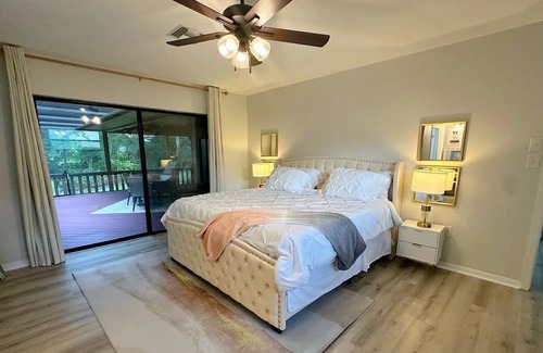 Eustis Villa | Luxury Villa by Downtown Mt Dora