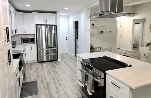 Eustis Villa | Luxury Villa by Downtown Mt Dora